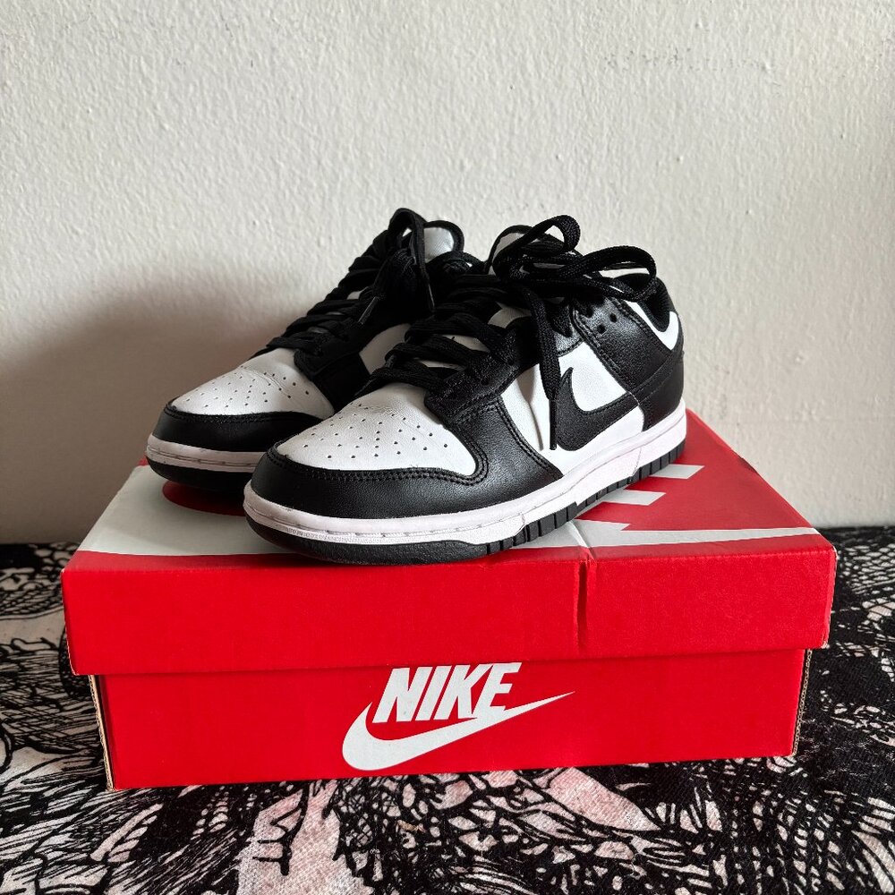 Nike Black and White Women's Sneakers